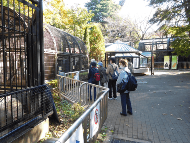 公園には一部閉鎖ながら小動物園も。