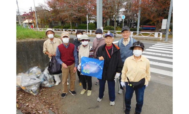 荒川堤防のゴミ拾い