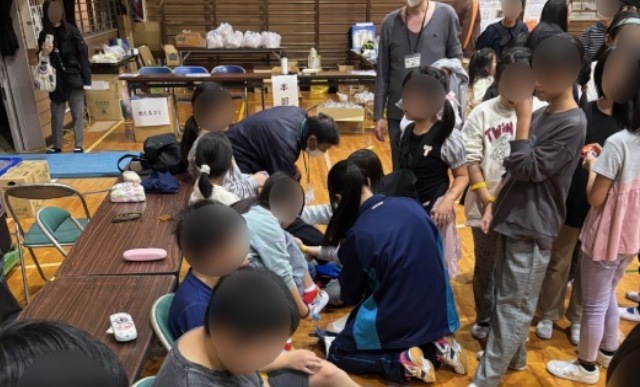 お年寄りの気持ちを体験！福祉学習ボランティア「縁」（喜沢小学校・防災キャンプ）