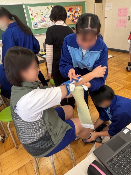 高齢者擬似体験（福祉学習ボランティア「縁」・戸田市）